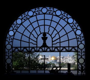 Kirchenfenster in Dominus flevit Kirchenfenster in Dominus flevit